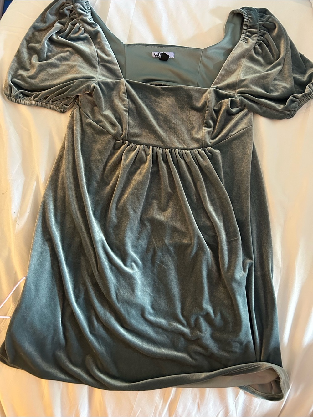 Puff-Sleeve Velvet Mini Dress in Sage Green